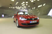 VW Golf Cabrio 1.4 TSI, Frontansicht, Halle