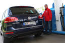 VW Touareg Hybrid Tankstelle