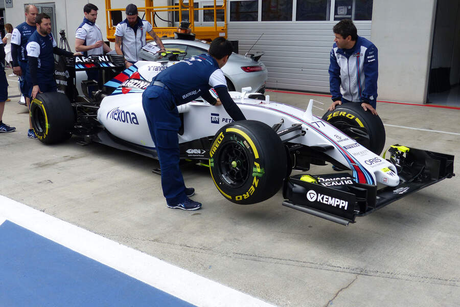 http://img1.auto-motor-und-sport.de/Williams-GP-Oesterreich-Formel-1-Donnerstag-18-6-2015-fotoshowBigImage-3aa1f836-874188.jpg