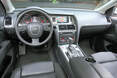 Q7-Cockpit in bester Qualität und Machart, Bedienung samt MMI wie im A6.