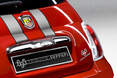 Fiat legt den 500 Abarth als Sondermodell im Ferrari-Look auf.