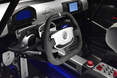 Spartanisches Renncockpit.
