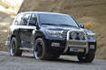 Der Geländewagen-Spezialist Delta 4x4 putzt den neuen Toyota Land Cruiser V8 heraus.