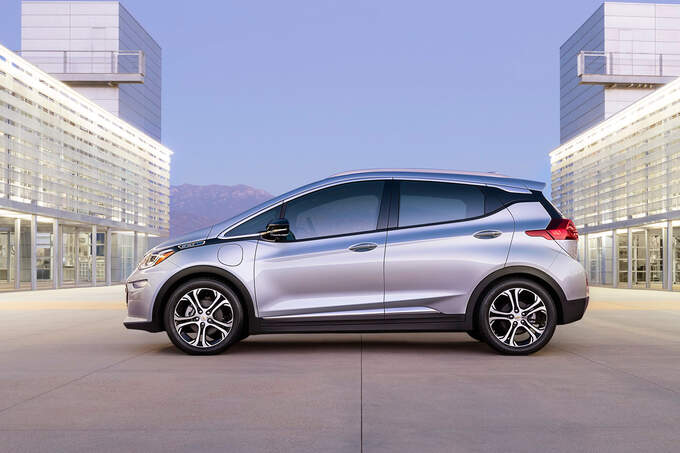 01-2016-Chevrolet-Bolt-EV-fotoshowImage-c5ba4c0f-919120.jpg